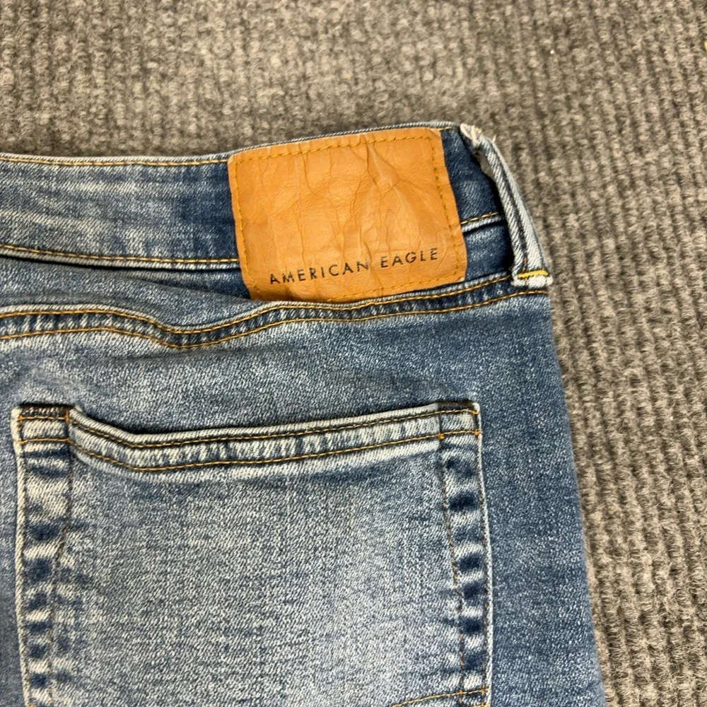 American Eagle Jeans Mens 33x30 Blue Airflex+ Stretch Medium Wash‎ Tapered Leg
